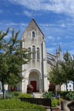 L'église de Saint Père en Retz est de style néo-gothique, sa construction a débuté en 1873 pour être bénie en 1878.